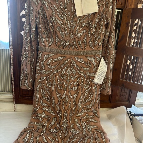 (220) ❤️ BNWT Mac Duggal EMBELLISHED ILLUSION SHEATH DRESS #5521 - Picture 5 of 11